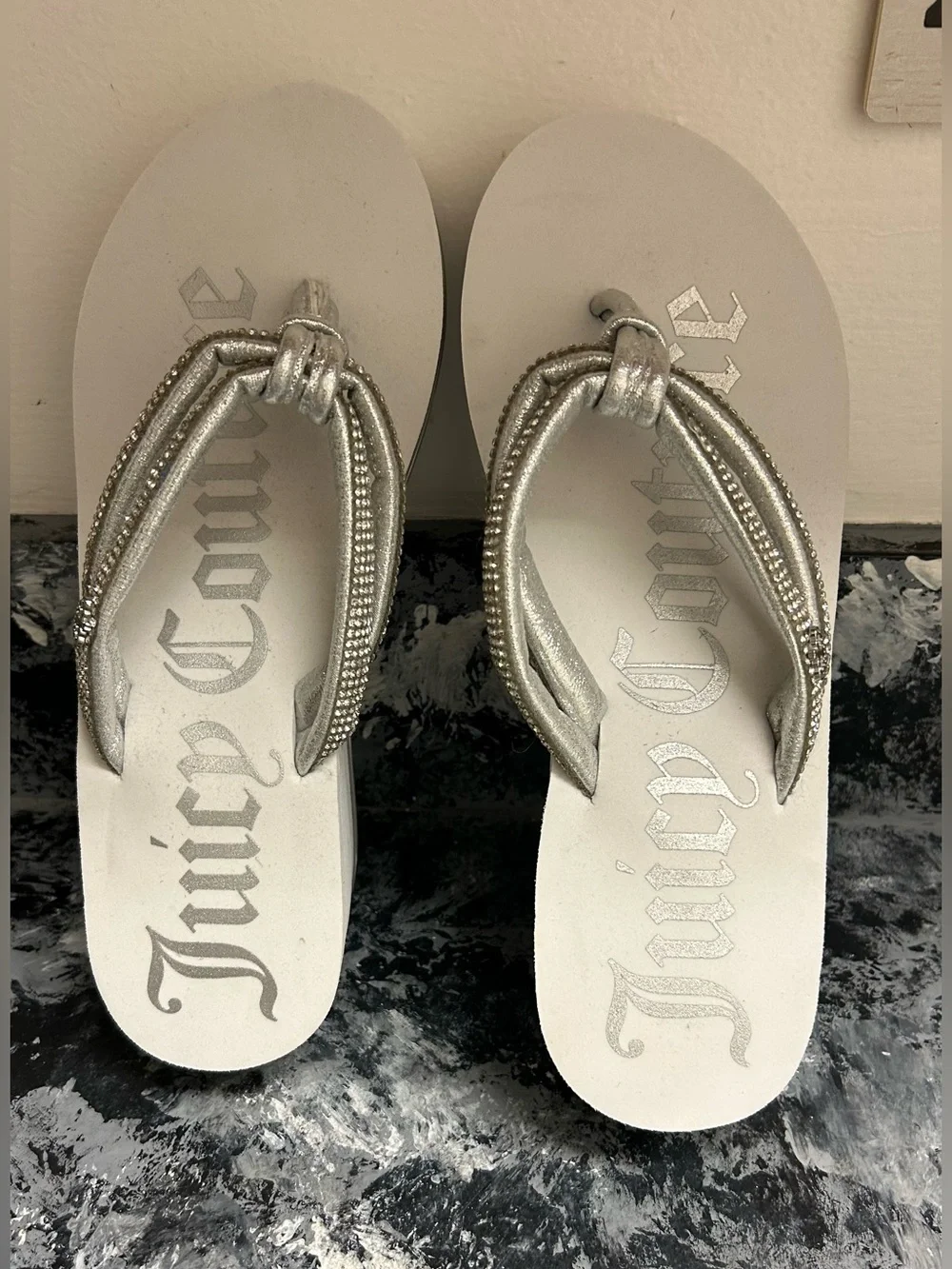 Juicy Couture White & Silver Platform Wedge Flip Flops - NWOT